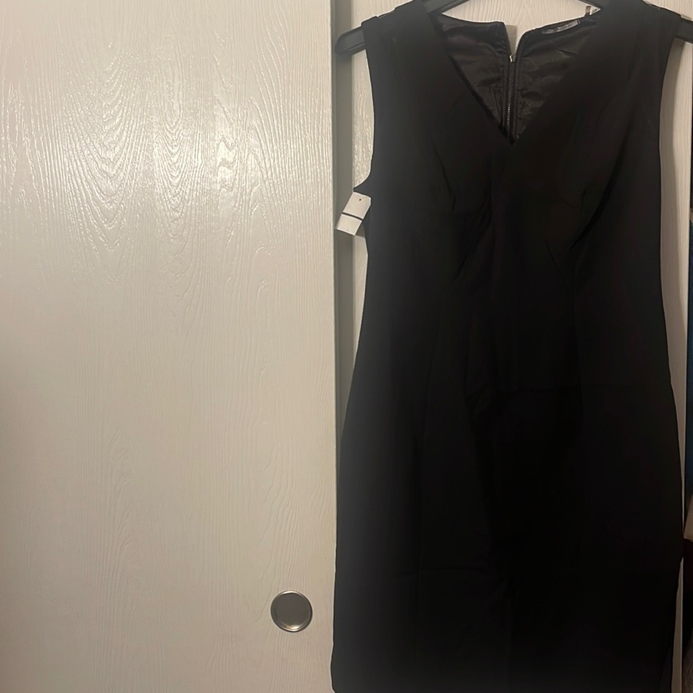 Tahari black sheath mini dress with mesh on shoulder sleeve 12